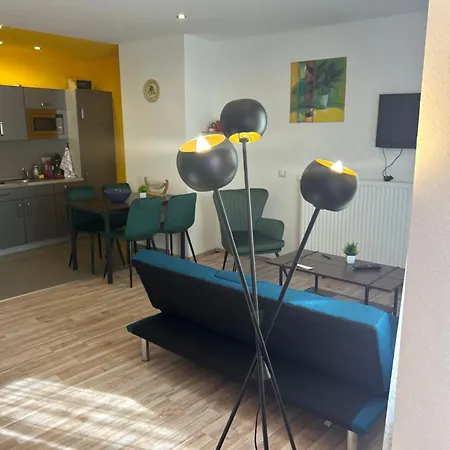 Piano Halle - Netflix - Free Wifi 4